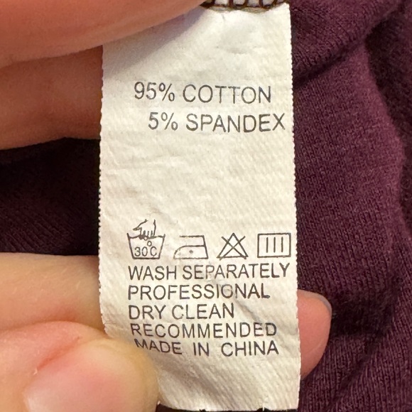 Ekouaer lace sleeve nightgown in maroon - Picture 6 of 6